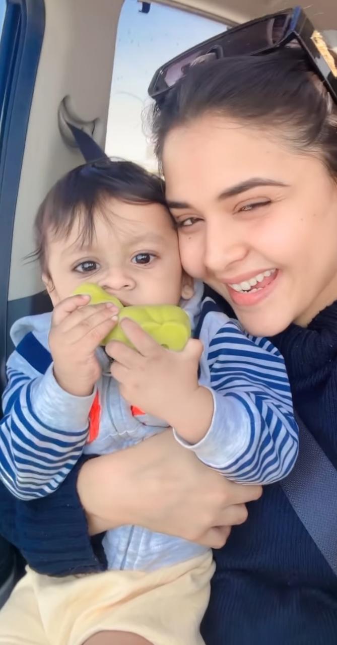 Pakhi Anupamaa momong anak berbagai sumber