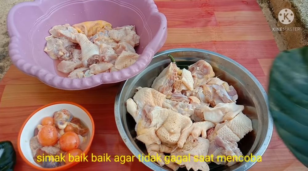 Bekal bikin opor, ini trik mengempukkan daging ayam agar tak amis dan kaldunya tidak hilang