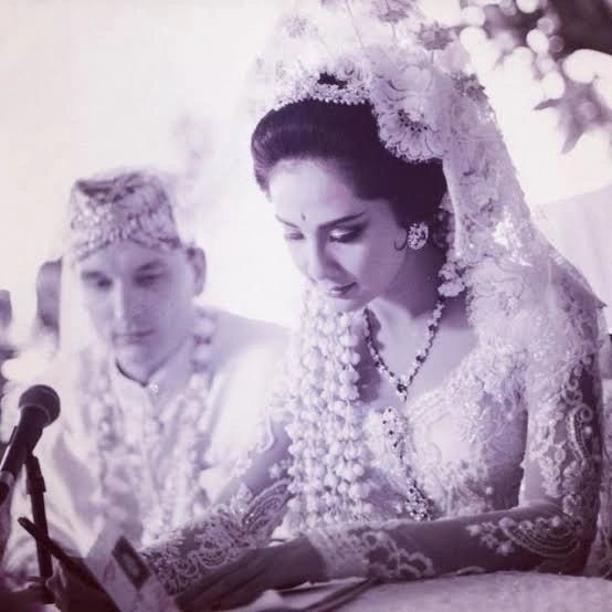 transformasi zaenab yang dulu naksir doel kini jadi istri pengusaha © berbagai sumber transformasi zaenab yang dulu naksir doel kini jadi istri pengusaha © berbagai sumber