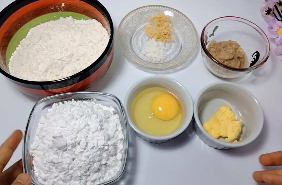 Trik membuat adonan stik bawang yang renyah dan mengembang setelah digoreng, tambah satu jenis tepung