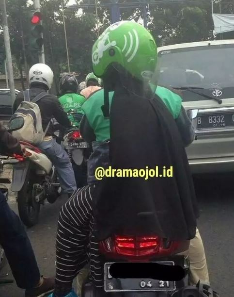potret kocak penumpang ojek Berbagai sumber