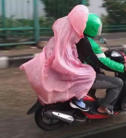 potret kocak penumpang ojek Berbagai sumber