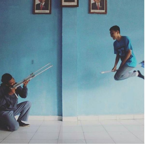 potret lucu foto bareng teman-teman kelas ini bikin nggak habis pikir © berbagai sumber