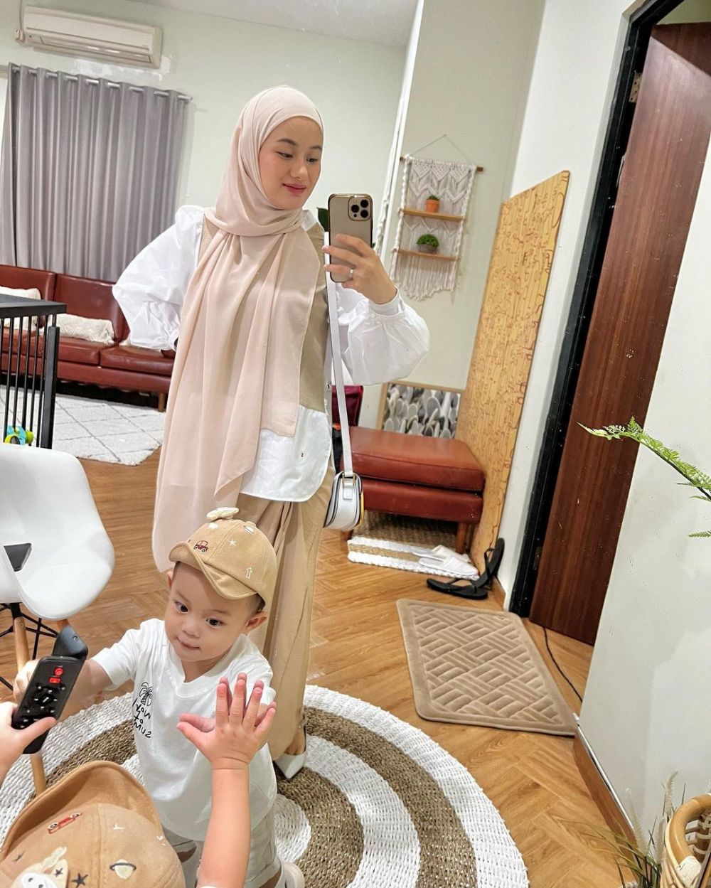 seleb baby face momong anak © 2023 brilio.net