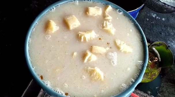 Tanpa perlu direbus atau dikukus, ini trik bikin singkong keju yang gurih dan merekah saat digoreng