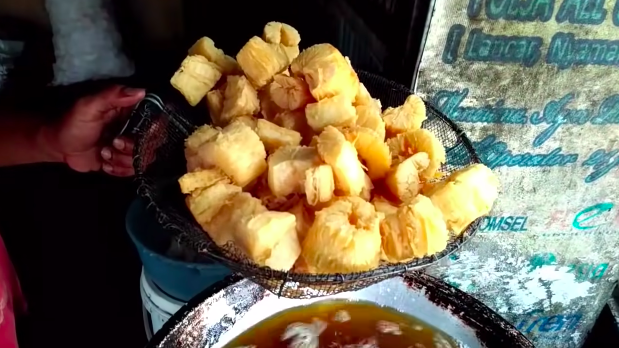 Tanpa perlu direbus atau dikukus, ini trik bikin singkong keju yang gurih dan merekah saat digoreng