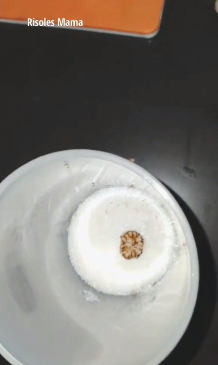 Cukup pakai satu bumbu rempah, ini cara ampuh usir semut dari gula pasir