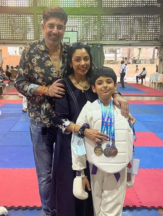 Rupali Ganguly momong anak di dunia nyata © 2023 brilio.net Rupali Ganguly momong anak di dunia nyata © 2023 brilio.net