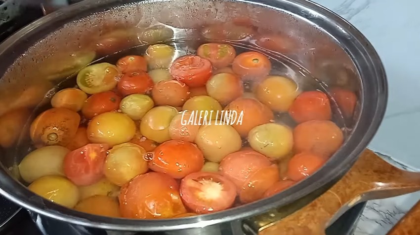 Tak perlu pakai tisu, begini cara menyimpan tomat agar awet dan bebas jamur sampai 8 bulan