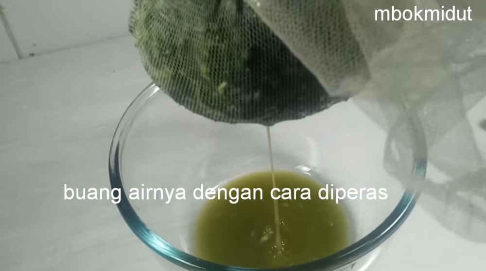 Tanpa direbus, ini trik bikin tumis daun pepaya agar rasanya tak pahit