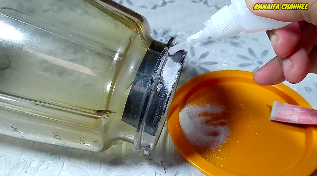 Jangan langsung dibuang, ini cara perbaiki gelas blender yang pecah pakai satu bahan dapur