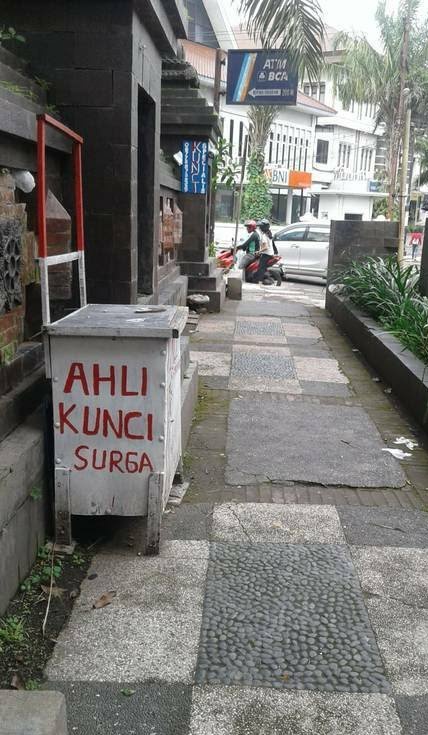 tulisan lucu di promosi jasa © berbagai sumber