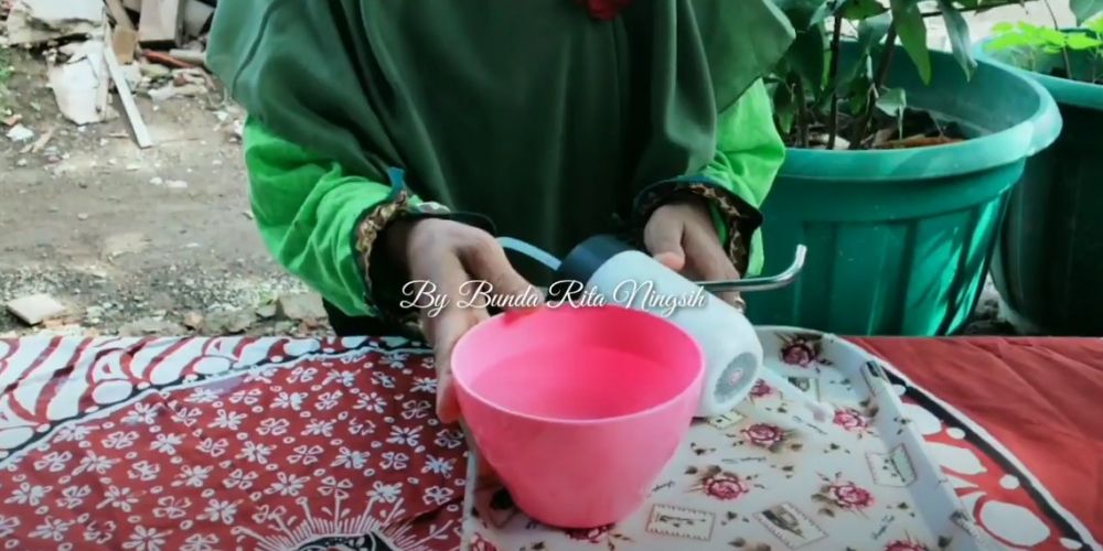 Cara menghilangkan bau besi yang membandel di pompa galon elektrik, ampuh tanpa sabun