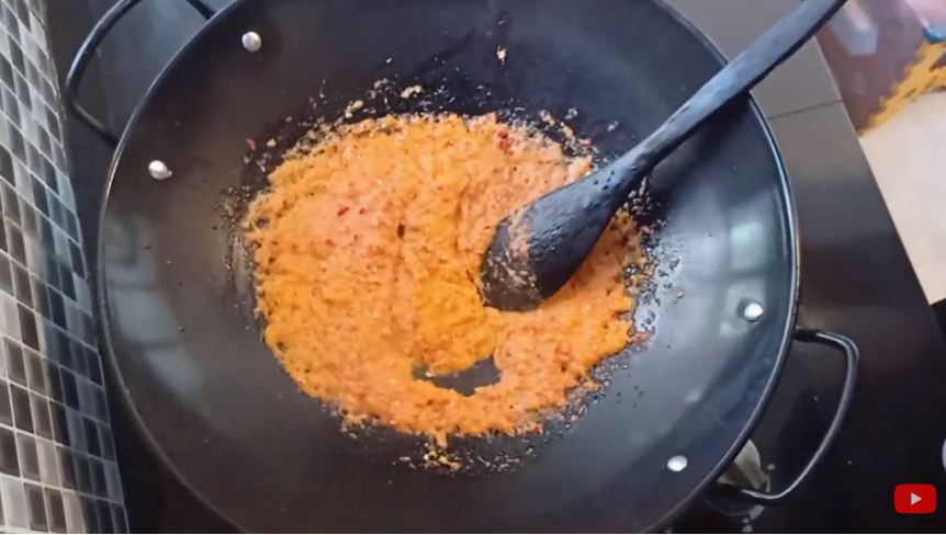 Tanpa bahan tambahan, ini trik bikin rendang ayam agar antiamis dan tidak mudah hancur