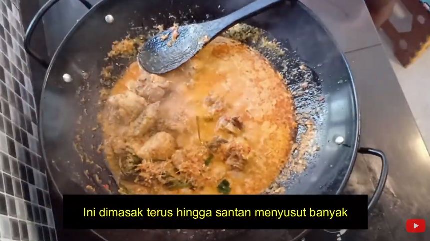 Tanpa bahan tambahan, ini trik bikin rendang ayam agar antiamis dan tidak mudah hancur