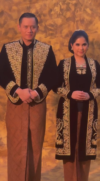 Annisa Pohan jalani pemotretan keluarga © Instagram