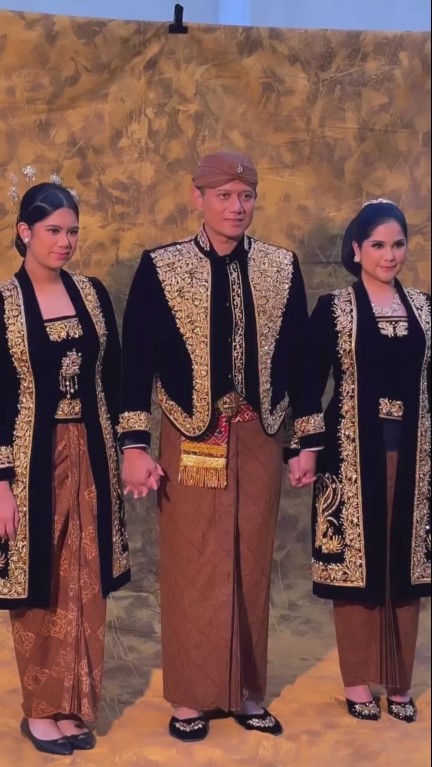 11 Momen Annisa Pohan jalani pemotretan keluarga bertema adat Jawa, penampilan Almira jadi sorotan