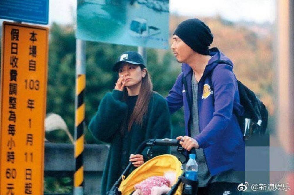 Vic dan keluarga berbagai sumber Vic dan keluarga berbagai sumber