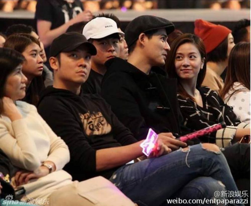 Vic dan keluarga berbagai sumber Vic dan keluarga berbagai sumber