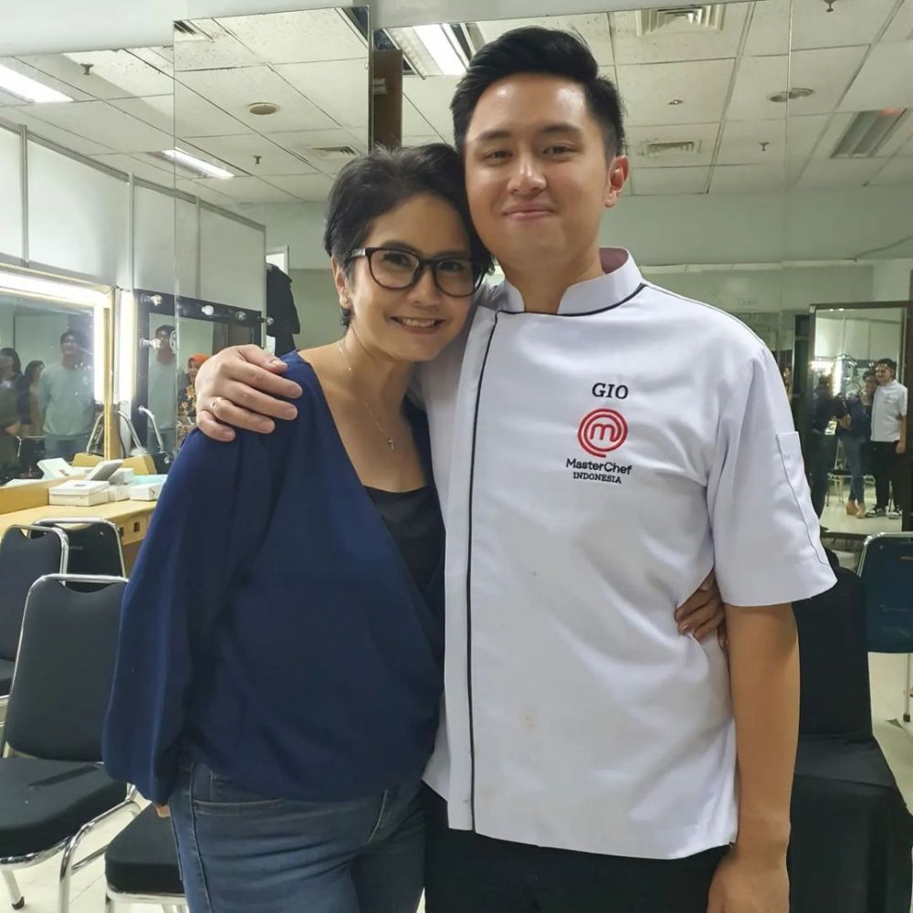 model majalah lawas mertua joshua © instagram