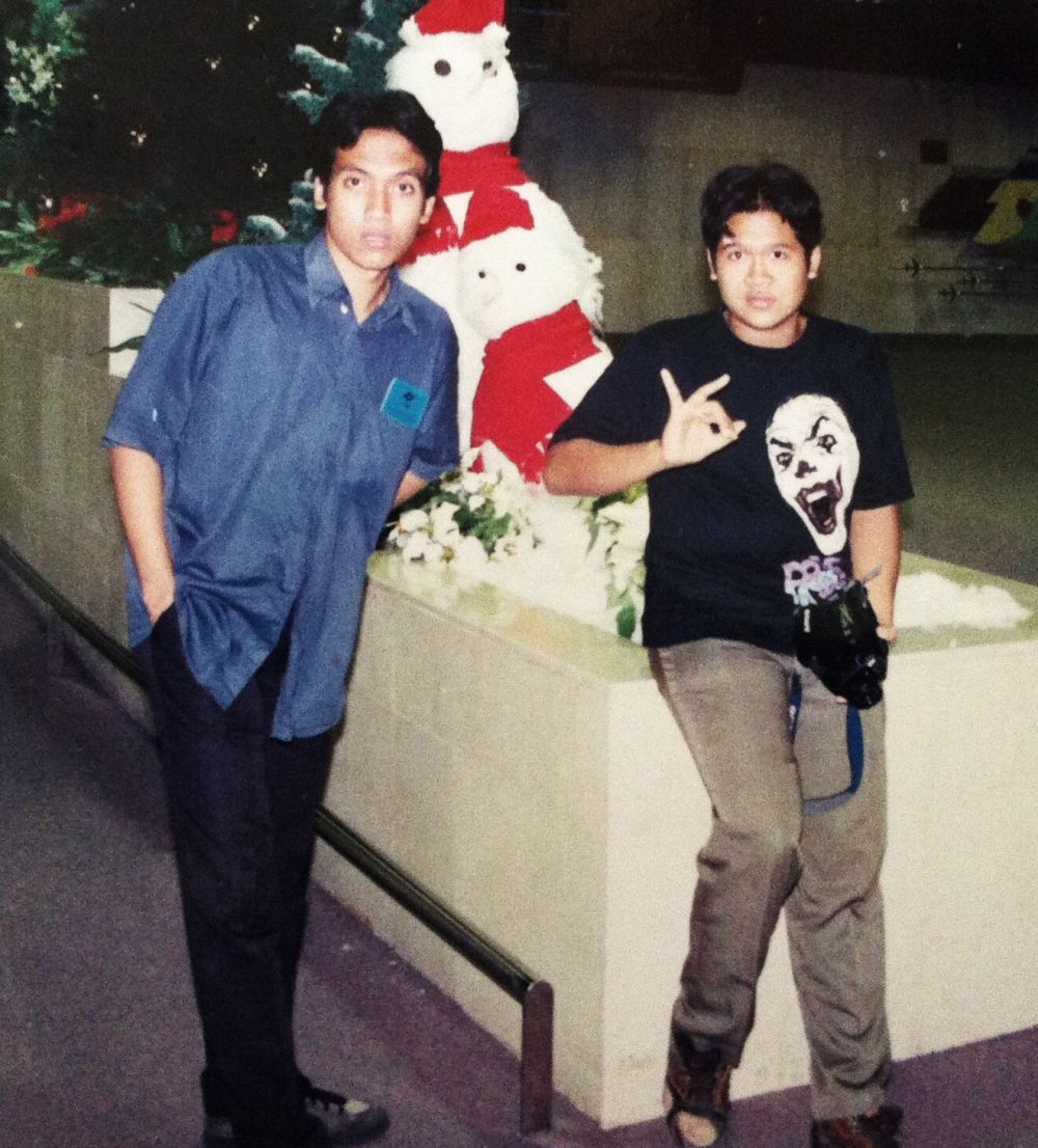 desta kecil foto bareng benyamin sueb © Instagram/@desta80s desta kecil foto bareng benyamin sueb © Instagram/@desta80s