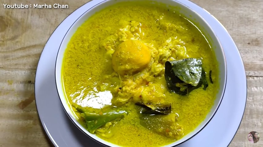 Tanpa direbus dulu, ini trik masak telur untuk opor yang praktis, cepat matang, dan tak ambyar