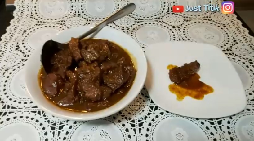 Tanpa presto atau direbus dulu, ini trik mengolah semur daging biar empuk tapi tak boros gas