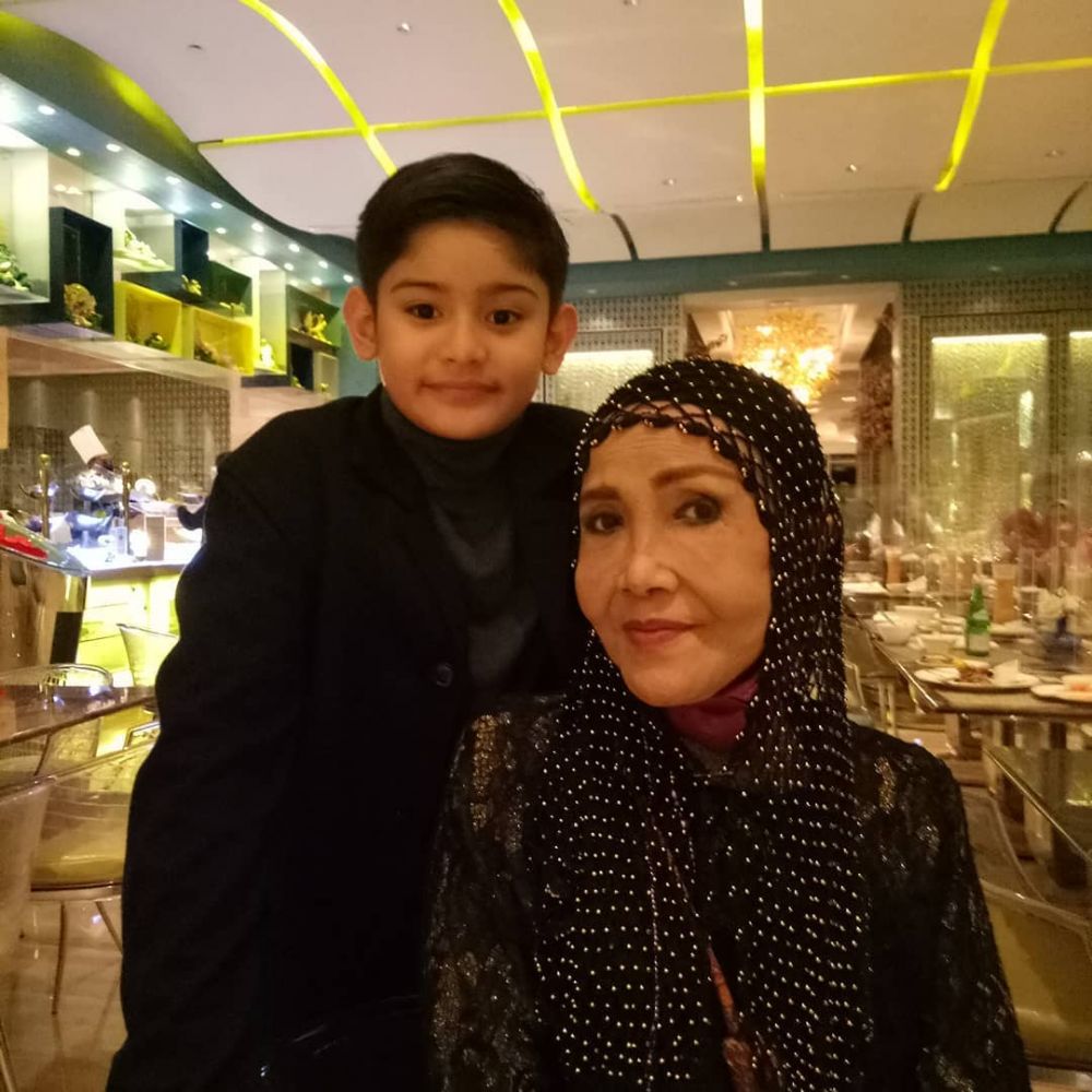 potret terbaru gadis rambut curly © instagram