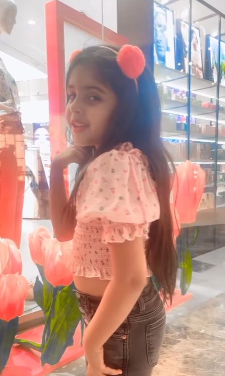 potret modis anak angkat anupamaa di keseharian © berbagai sumber