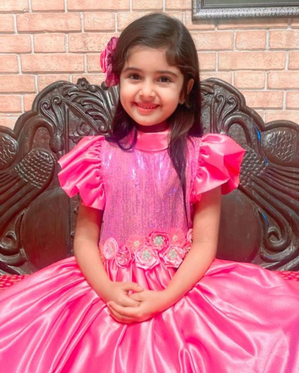 potret modis anak angkat anupamaa di keseharian © berbagai sumber