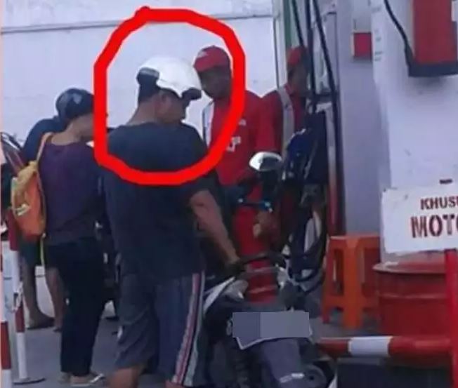 Potret kocak helm pengendara motor Berbagai sumber Potret kocak helm pengendara motor Berbagai sumber