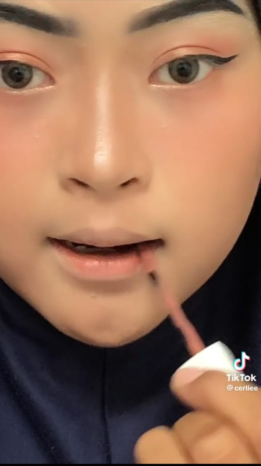 anak kecil dandan sendiri ini bikin lupa wajah aslinya © TikTok anak kecil dandan sendiri ini bikin lupa wajah aslinya © TikTok