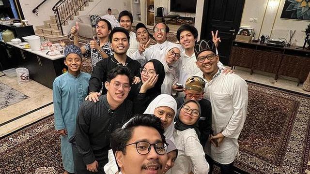 kebersamaan Atta dan Thariq Halilintar rayakan lebaran © 2023 brilio.net kebersamaan Atta dan Thariq Halilintar rayakan lebaran © 2023 brilio.net