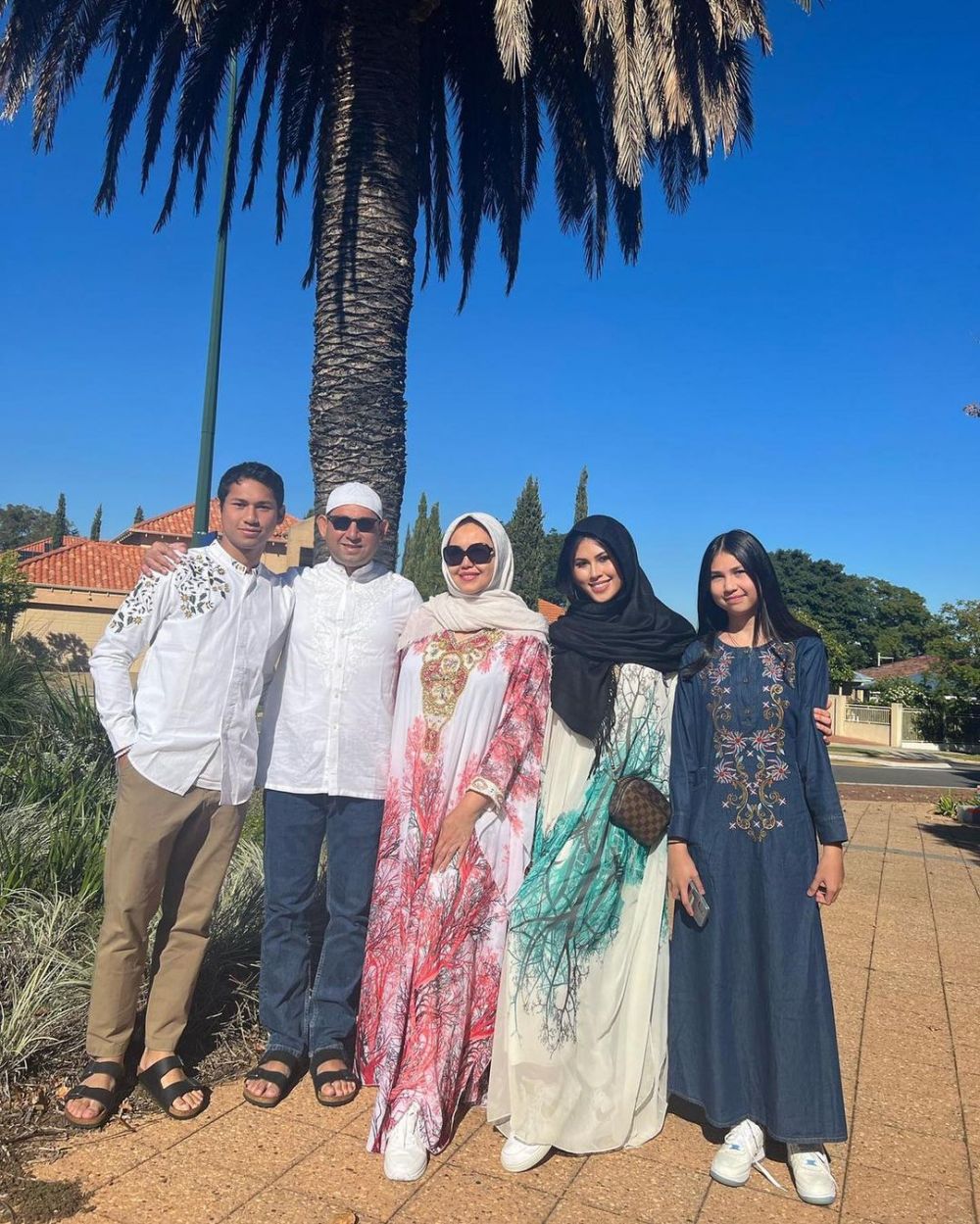 momen seleb rayakan lebaran di luar negeri © 2023 brilio.net