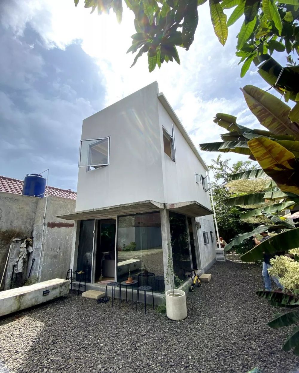 rumah mungil semen ekspose © berbagai sumber