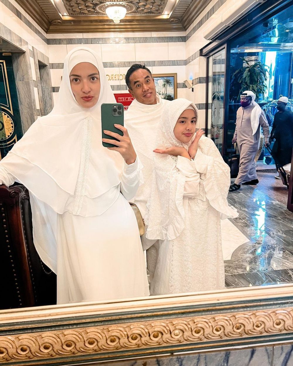 gaya keren mikhayla anak nia © Instagram