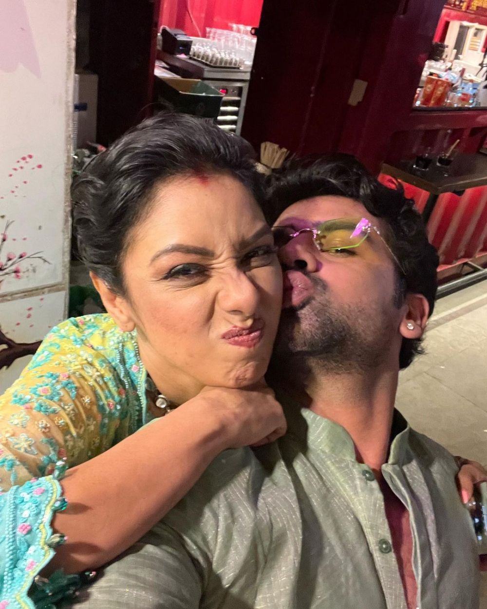 Rupaly Ganguly dan Aashish Mehrotra di dunia nyata © 2023 brilio.net