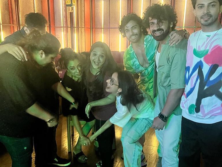 Rupaly Ganguly dan Aashish Mehrotra di dunia nyata © 2023 brilio.net