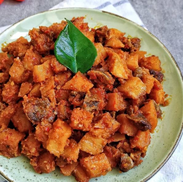17 Resep sambal goreng kentang pedas spesial Lebaran, lezat dan bikin nagih