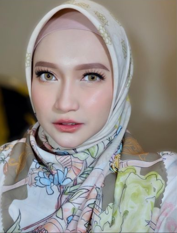 mantan presenter gosip ini putuskan untuk berhijab © 2023 brilio.net