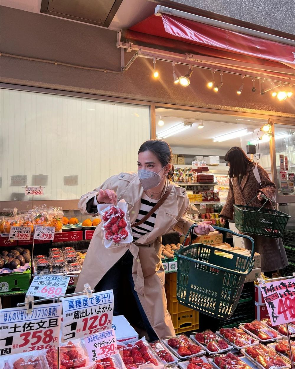 Gadis cantik dalam iklan rokok © 2023 brilio.net Gadis cantik dalam iklan rokok © 2023 brilio.net