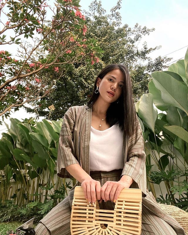 Gadis cantik dalam iklan rokok © 2023 brilio.net Gadis cantik dalam iklan rokok © 2023 brilio.net