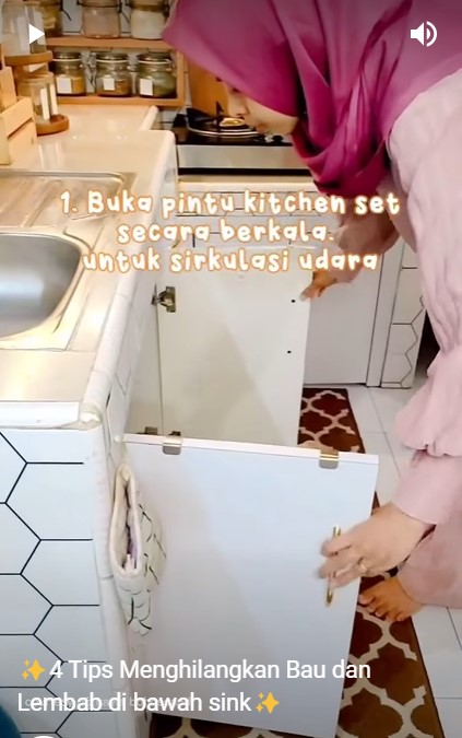 Trik basmi bau tak sedap di bawah wastafel, cukup pakai 2 bahan dapur