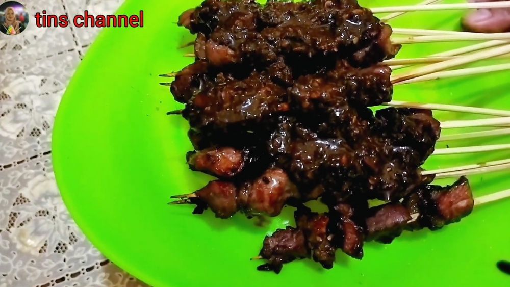 Tanpa direbus dan marinasi, ini cara cepat mengempukkan daging sate cukup pakai satu bahan