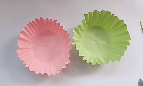 Cuma pakai 1 bahan, ini cara mudah membuat tempat cupcake sendiri di rumah