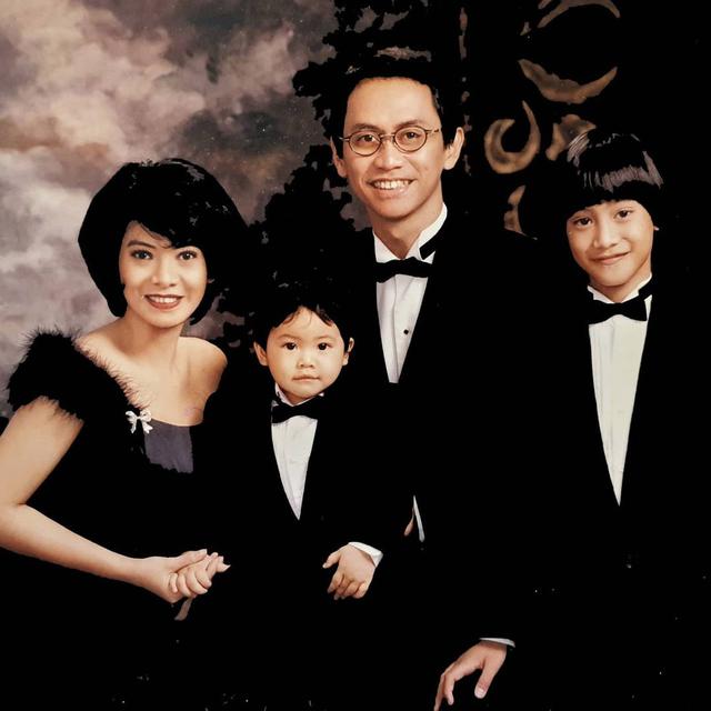 Wanita di iklan TV dan VCD jadul ini ibu musisi TOP © 2023 brilio.net