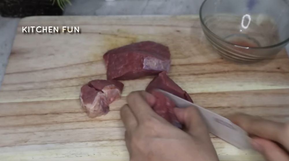 Cuma 10 menit, begini cara merebus daging sapi agar empuk sempurna tanpa presto dan bahan tambahan