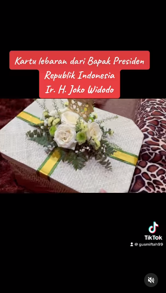 Gus miftah pamer kartu ucapan jokowi © 2023 brilio.net Gus miftah pamer kartu ucapan jokowi © 2023 brilio.net