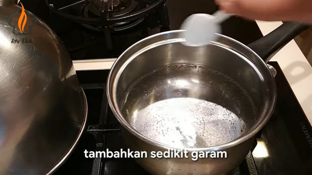 Cara sederhana merebus telur puyuh supaya mudah dikupas dan hasilnya mulus