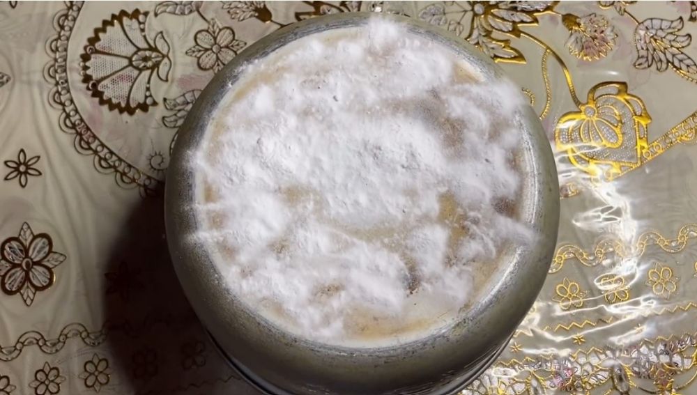 Cara menghilangkan noda gosong di pantat panci rice cooker, ampuh pakai dua bahan dapur